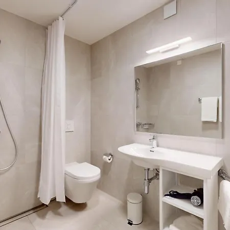 Nonanteneuf Etang - Airport - Contactless Check-in Apartment