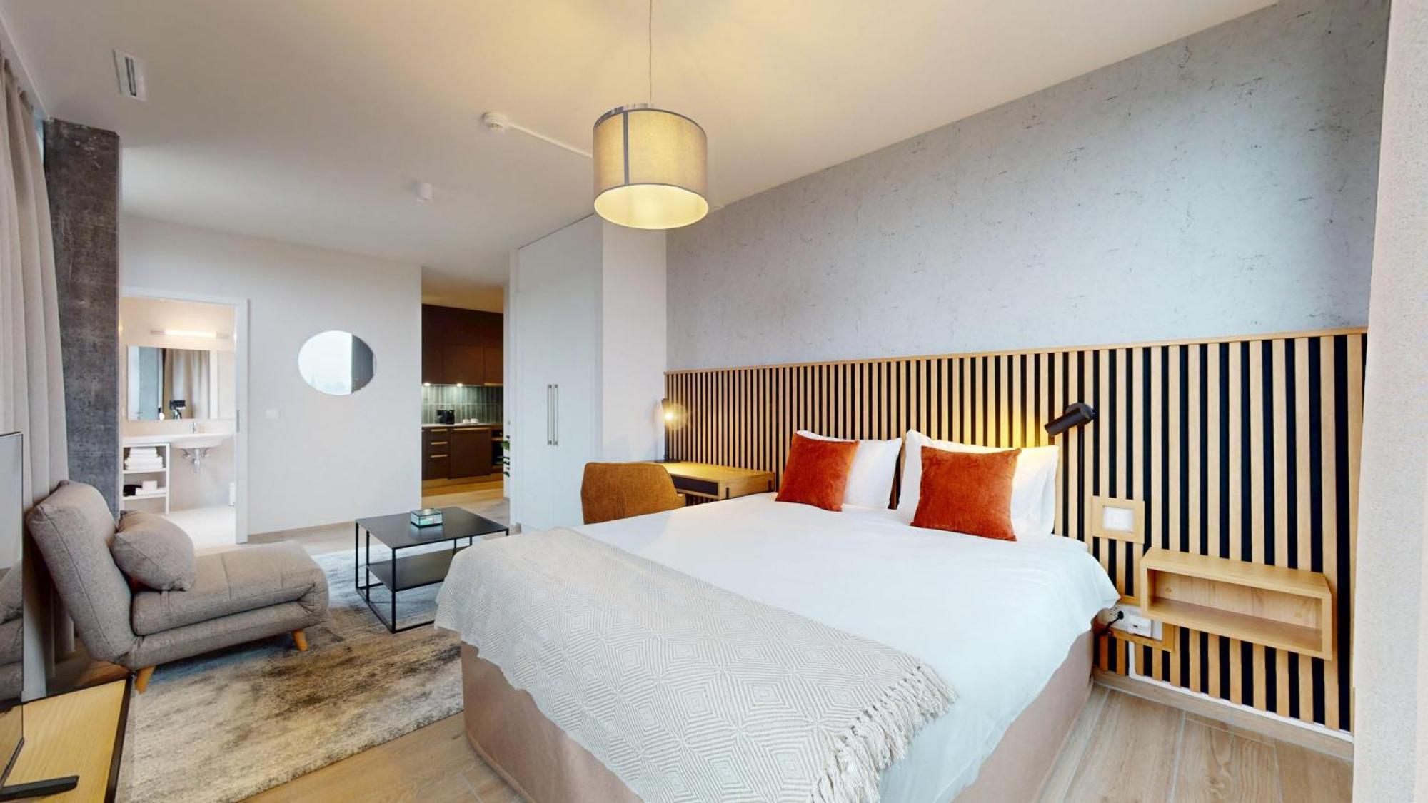 Nonanteneuf Hōtel étang - Airport - Contactless Check-in Apartamento *